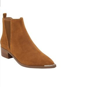 Marc Fisher LTD Yale Chelsea Boot Women’s 8 Rhum Suede
